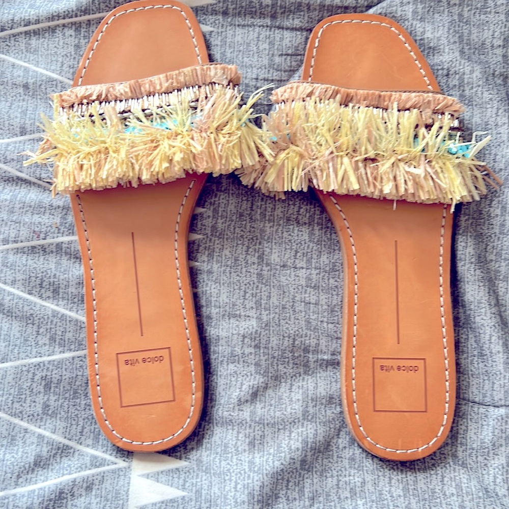 Dolce vita size 8 1/2 sandals lodge toy worn